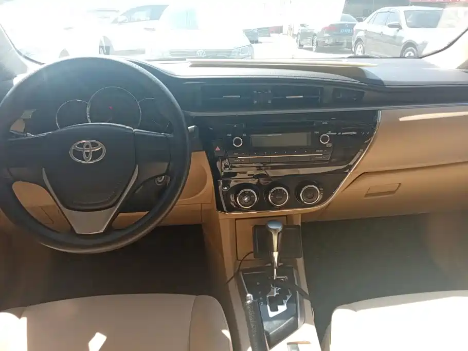 Toyota Corolla 2016 — фото 12