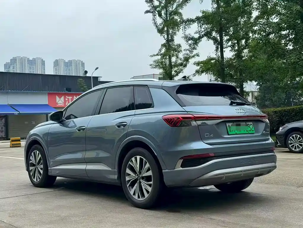 Audi Q4 e-tron 2024 — фото 7