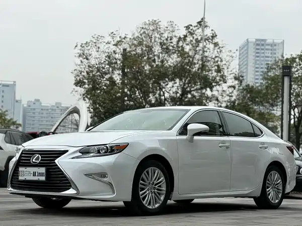 Lexus ES 2015