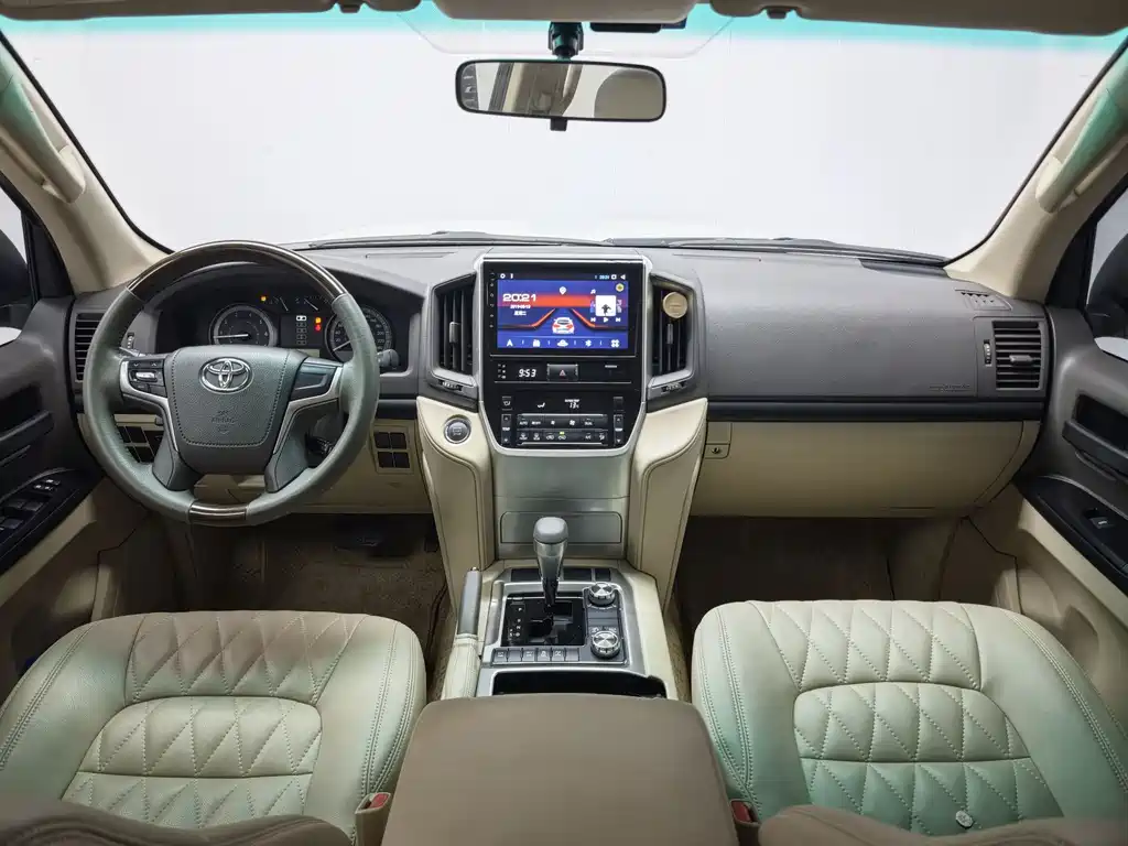 Toyota Land Cruiser 2020 — фото 9