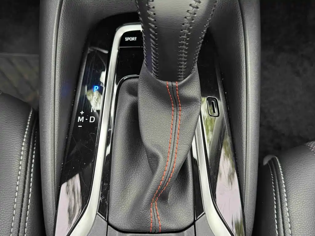 Toyota Corolla 2023 — фото 18