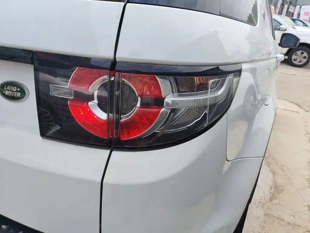 Land Rover Discovery Sport 2017 — фото 24