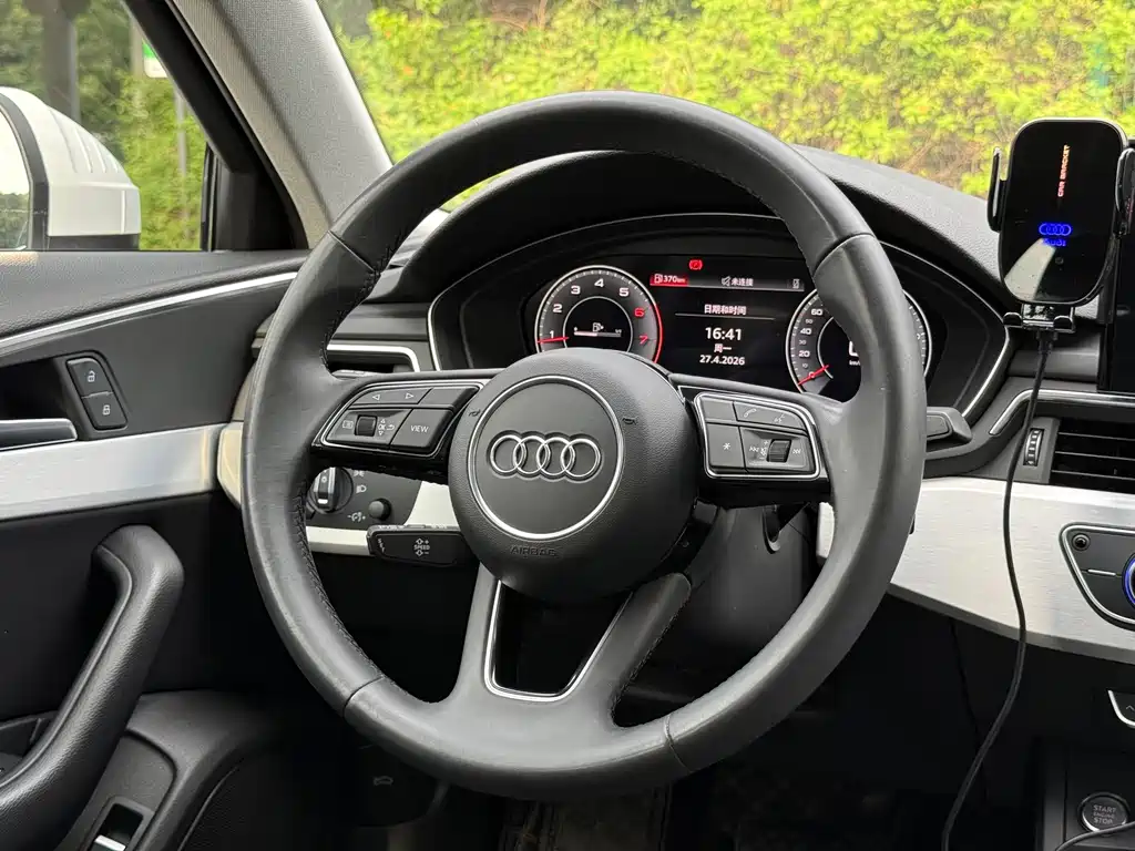 Audi A4L 2022 — фото 12