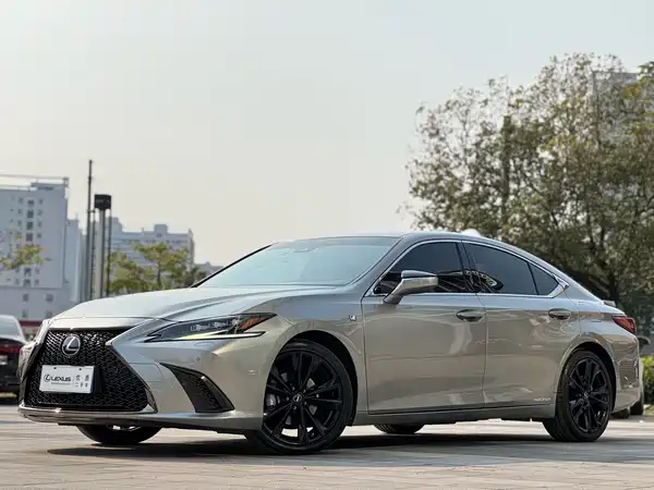 Lexus ES 2021
