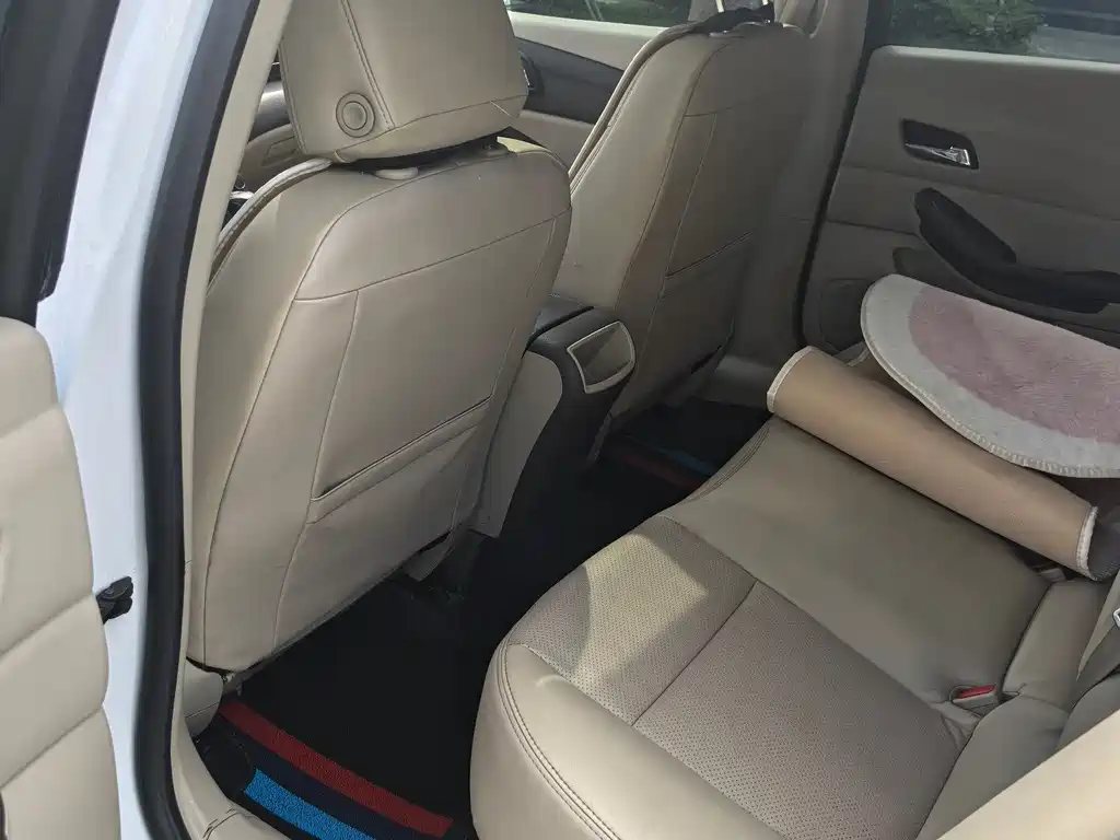 Chevrolet Malibu 2015 — фото 10