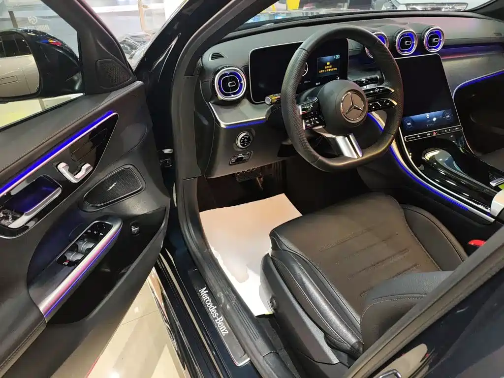 Mercedes-Benz C-Class 2023 — фото 12