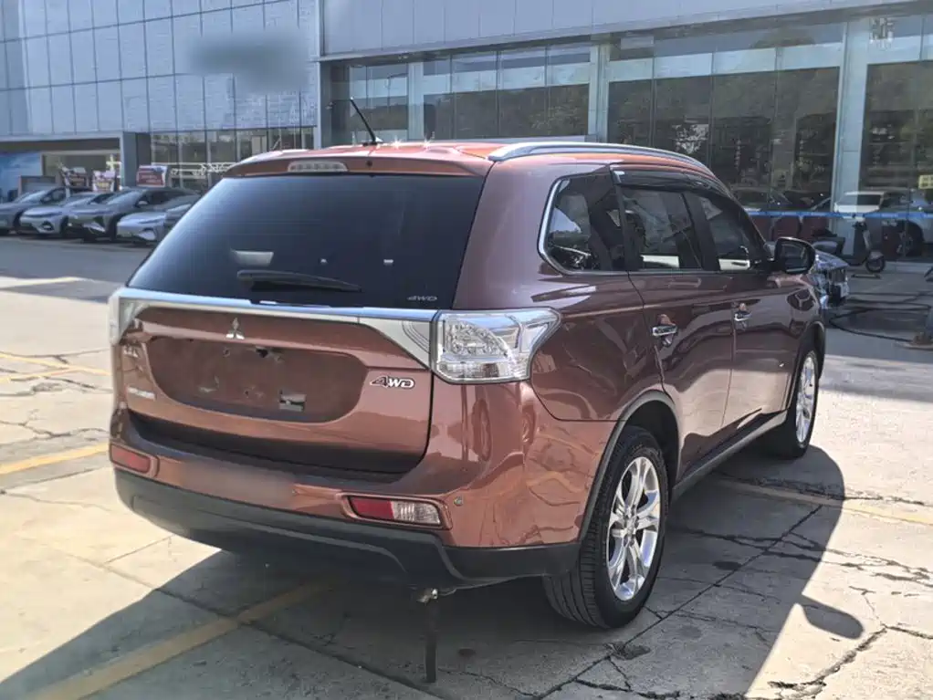 Mitsubishi Outlander 2015 — фото 24