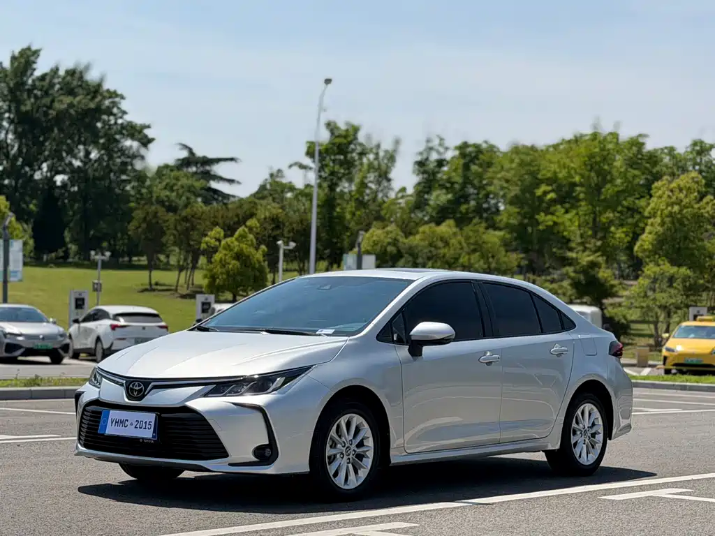Toyota Corolla 2020 — фото 1
