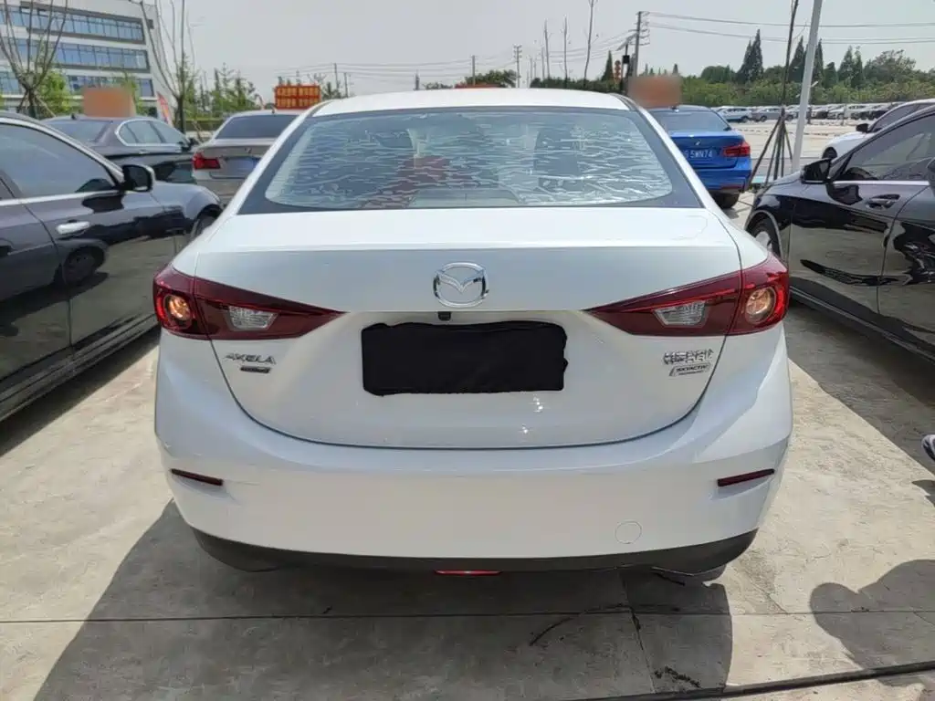 Mazda 3 Axela 2016