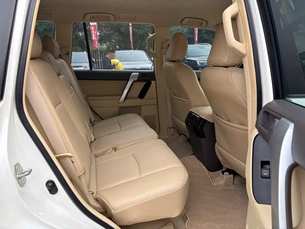 Toyota Prado 2016 — фото 13