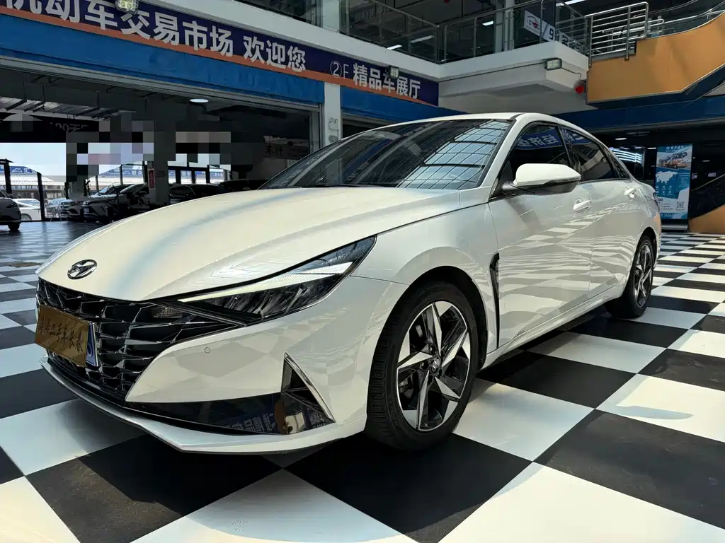 Hyundai Elantra 2022