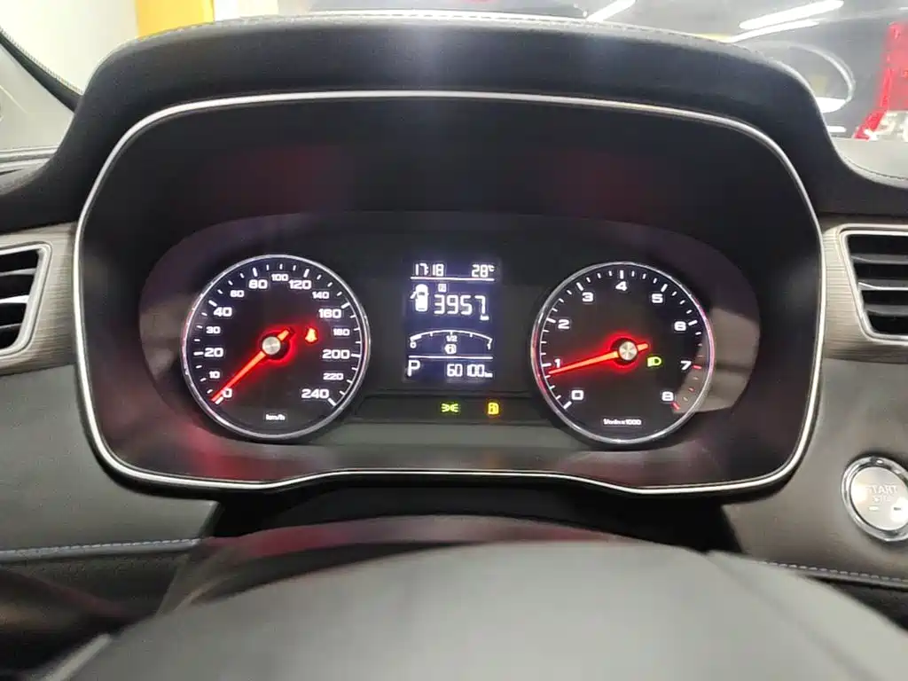Roewe RX5 2022 — фото 12