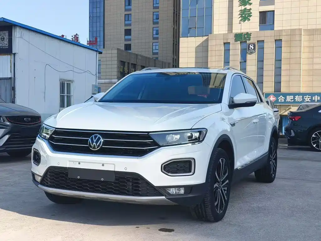 Volkswagen T-Roc 2022 — фото 1
