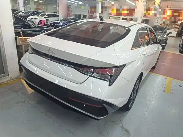 Hyundai Elantra 2024