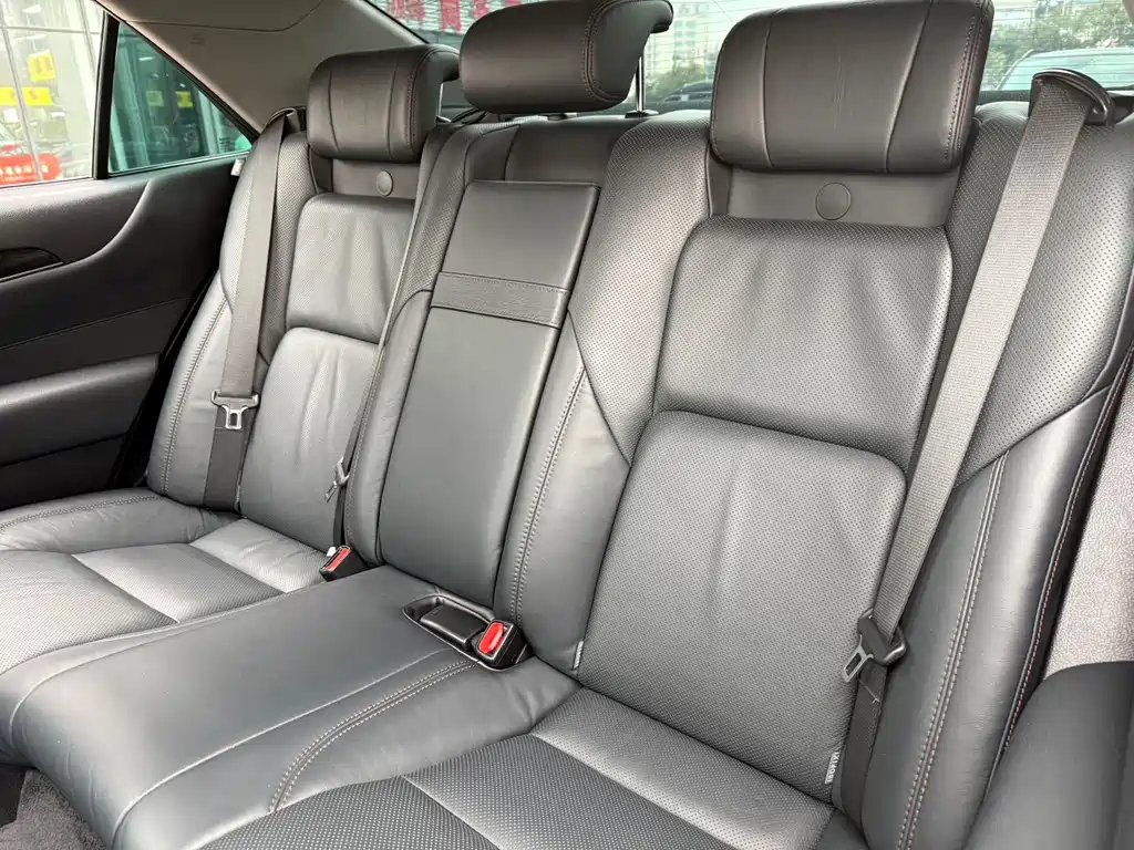 Toyota Crown 2017 — фото 15