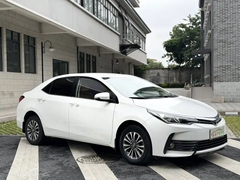 Toyota Corolla 2017 — фото 22