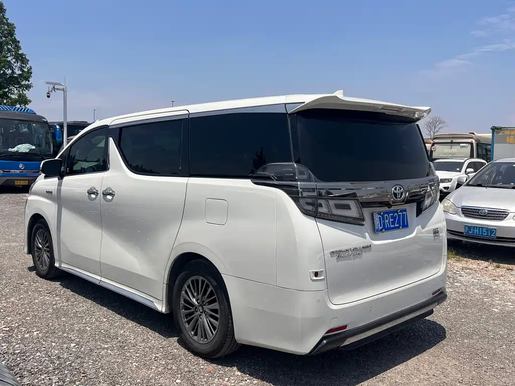 Toyota Vellfire 2022 — фото 6