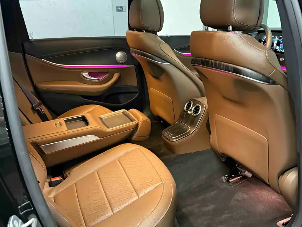 Mercedes-Benz E-Class 2022 — фото 33