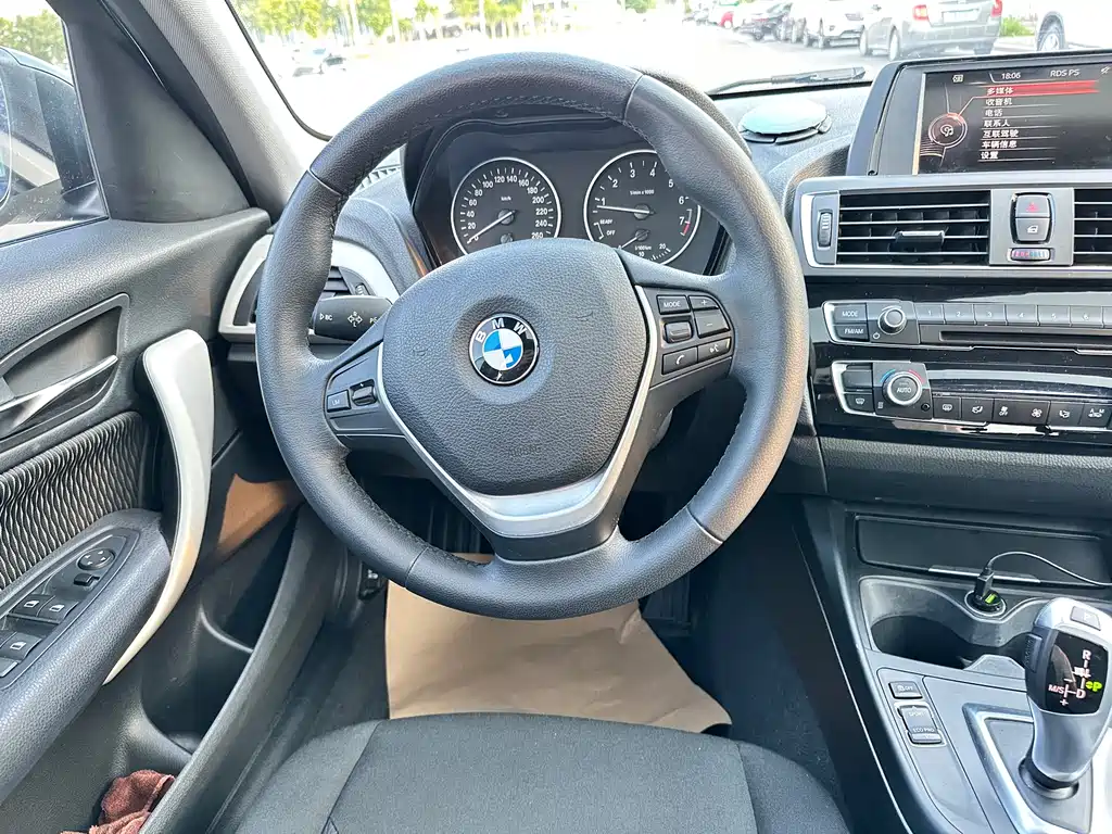 BMW 1 Series 2015 — фото 13