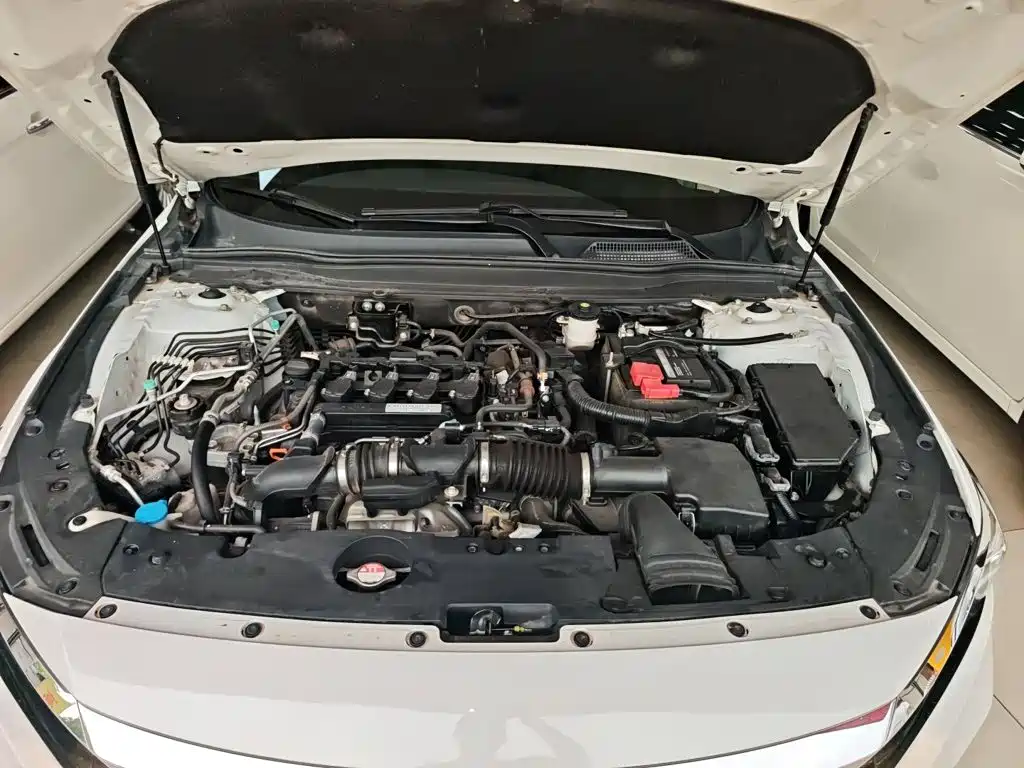 Honda Accord 2022 — фото 10