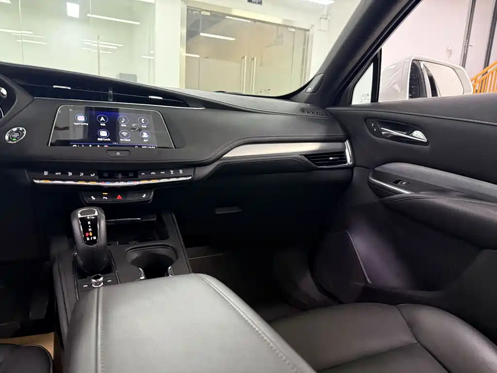 Cadillac XT4 2019 — фото 18