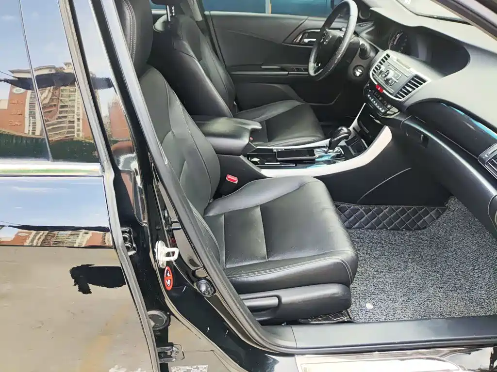 Honda Accord 2016 — фото 20