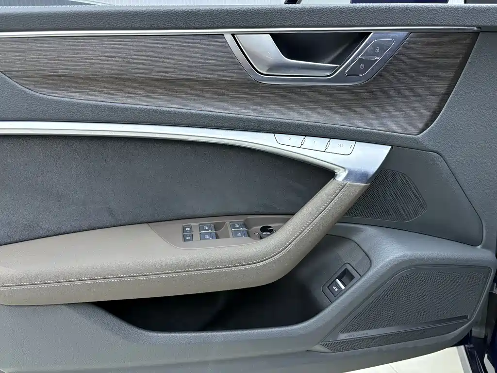 Audi A7L 2023 — фото 6