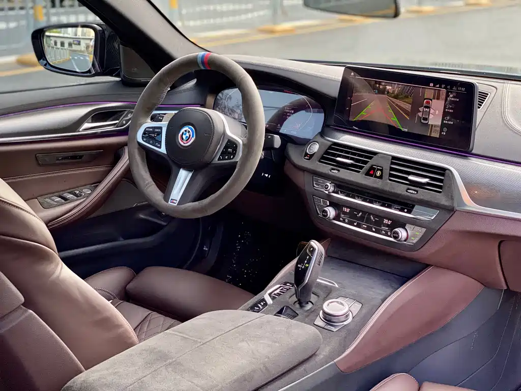 BMW 5 Series 2022 — фото 19