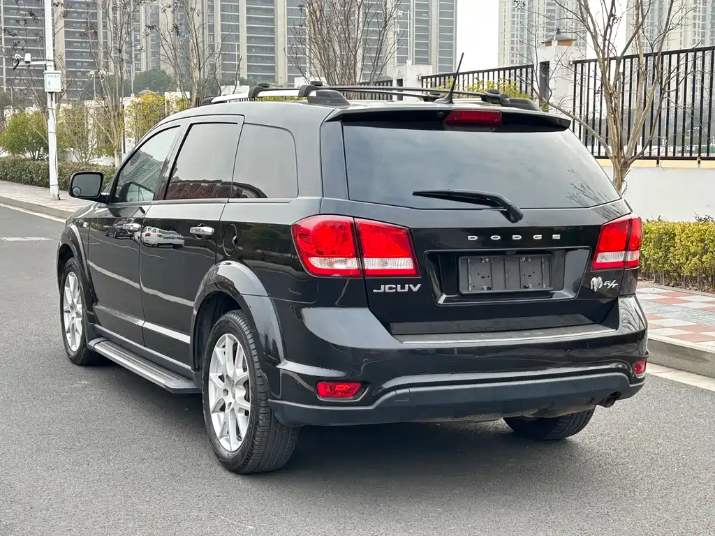 Dodge Journey 2014 — фото 4