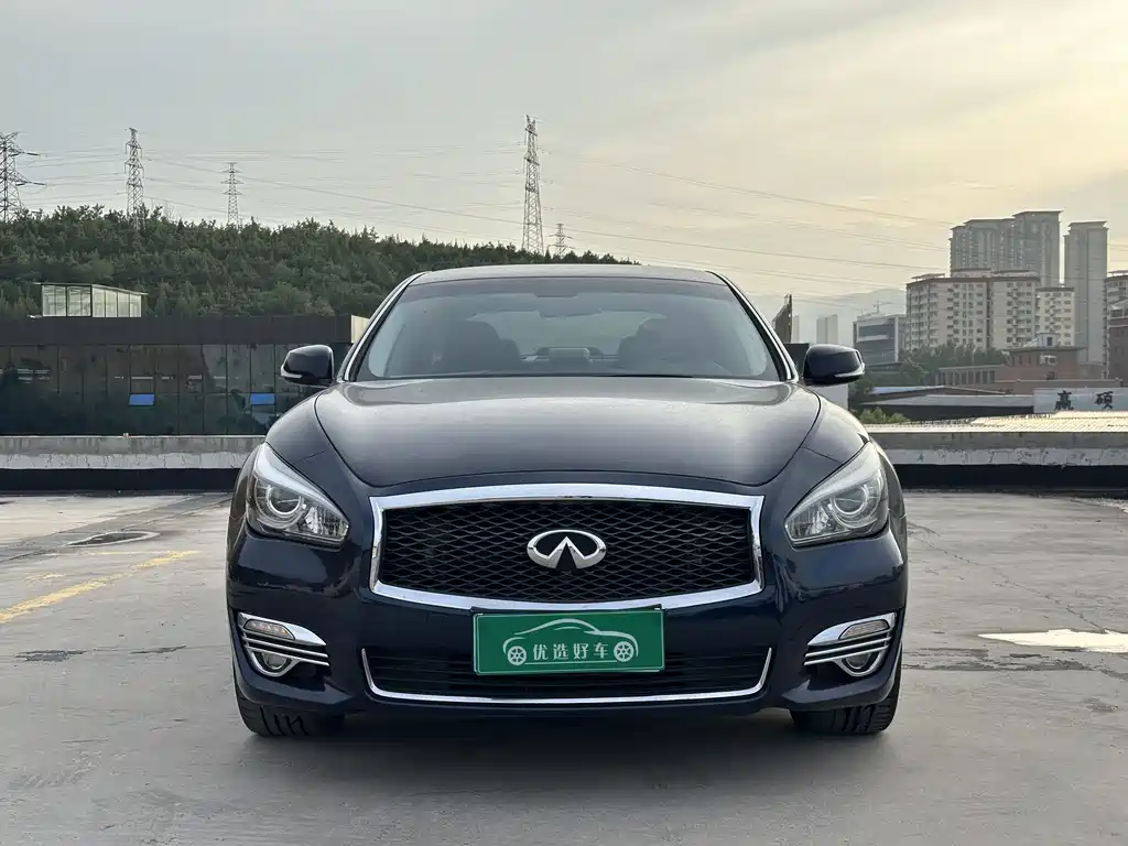 Infiniti Q70 2017