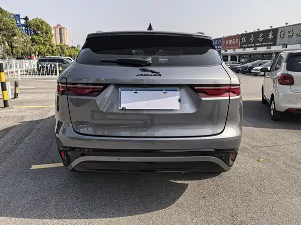 Jaguar F-PACE 2024