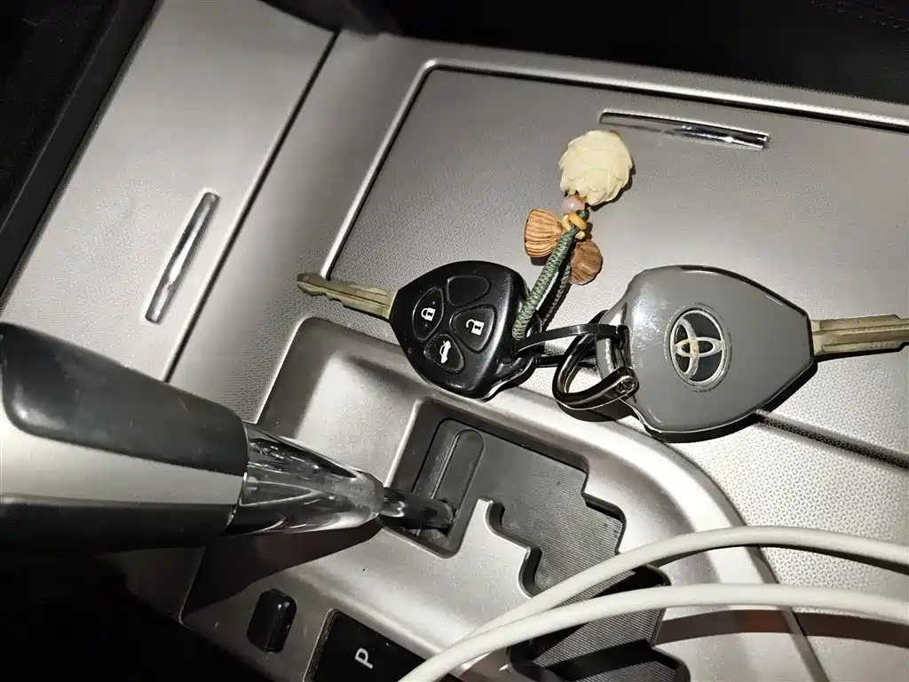 Toyota Camry 2014 — фото 11