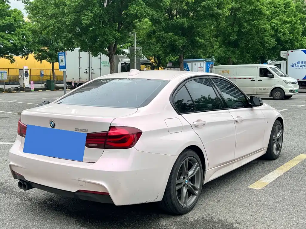BMW 3 Series 2018 — фото 8