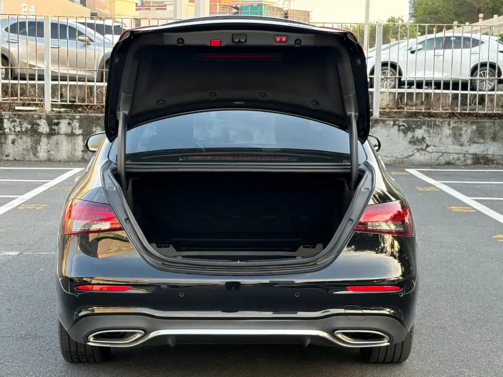 Mercedes-Benz E-Class 2022 — фото 21