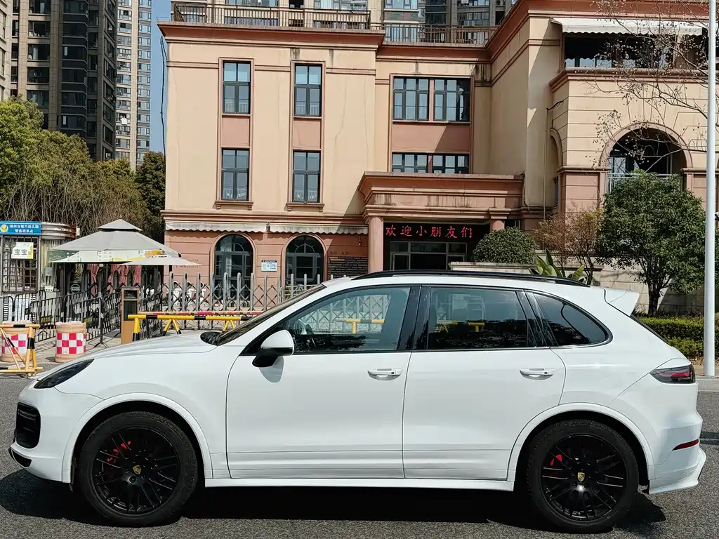 Porsche Cayenne 2016 — фото 4