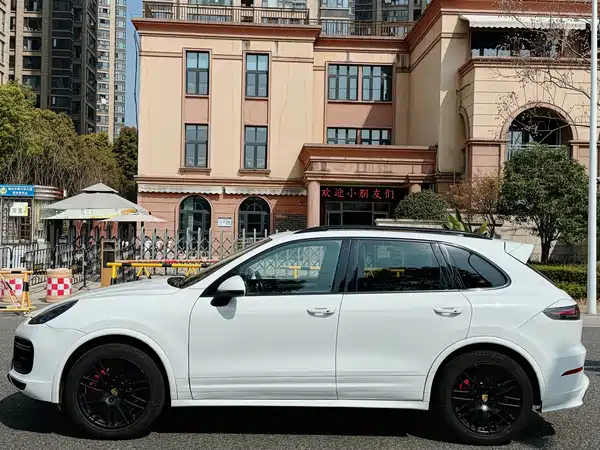 Porsche Cayenne 2016