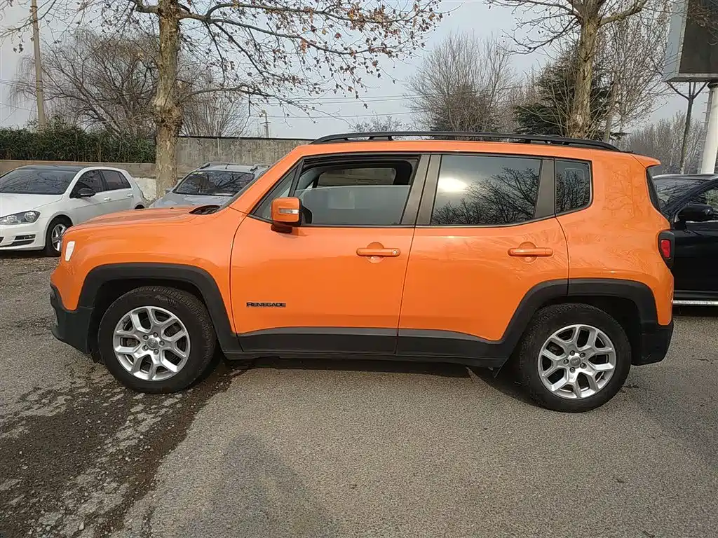 Jeep Renegade 2017 — фото 21