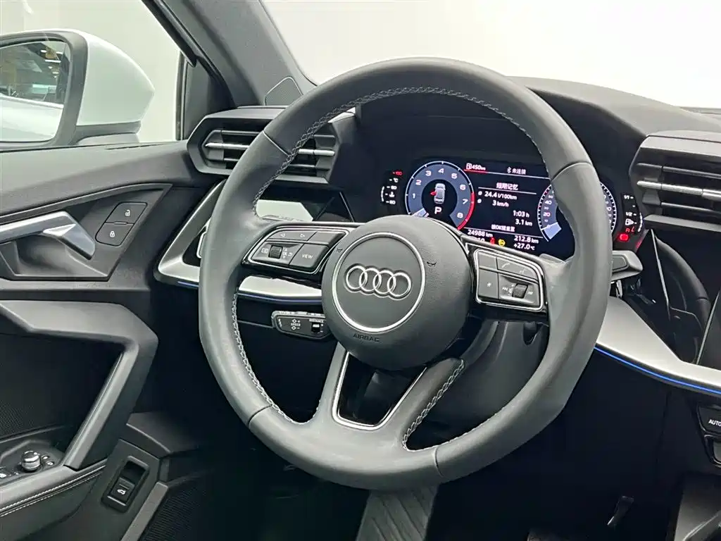 Audi A3 2024 — фото 20