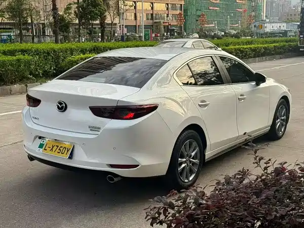 Mazda 3 Axela 2022