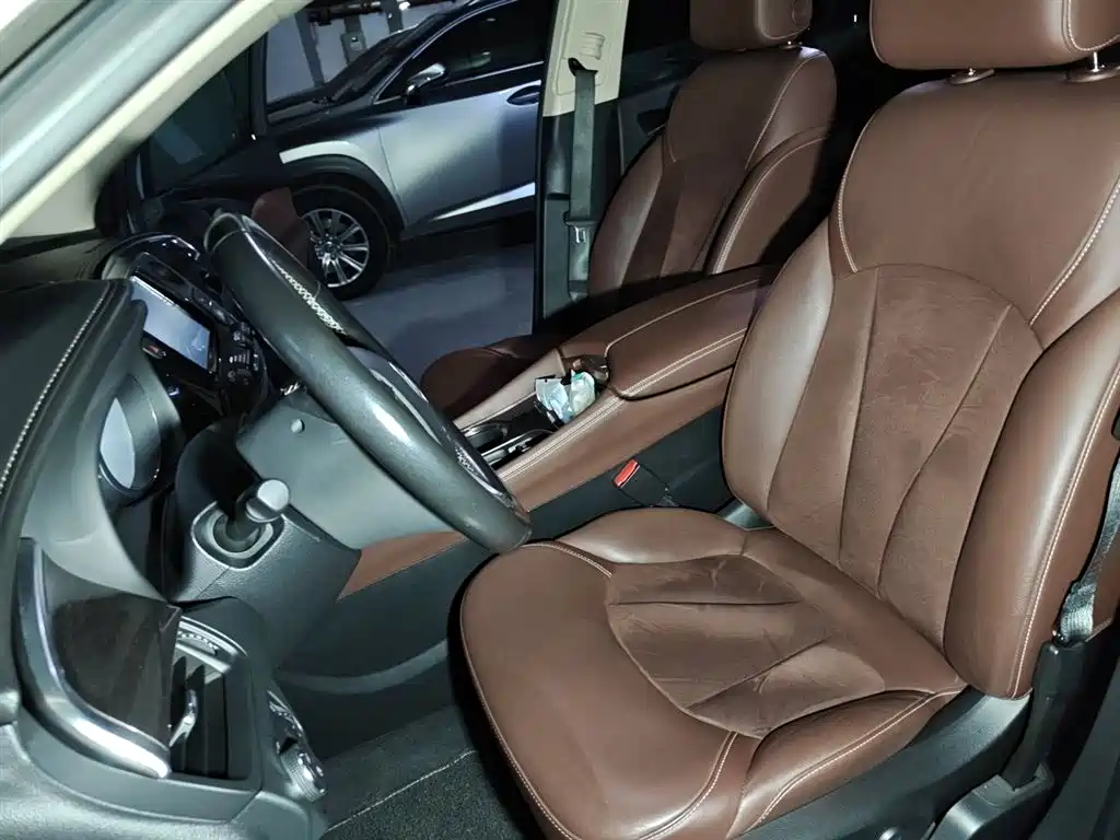 Buick Envision Plus 2017 — фото 11