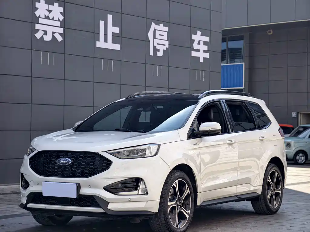 Ford Edge 2021 — фото 1