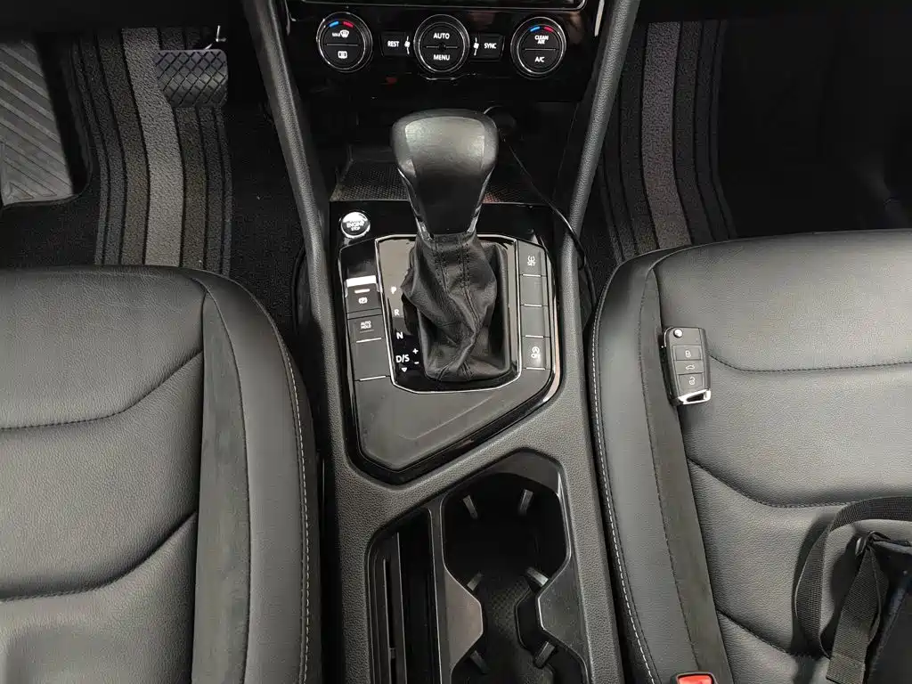 Volkswagen Tiguan L 2019 — фото 10