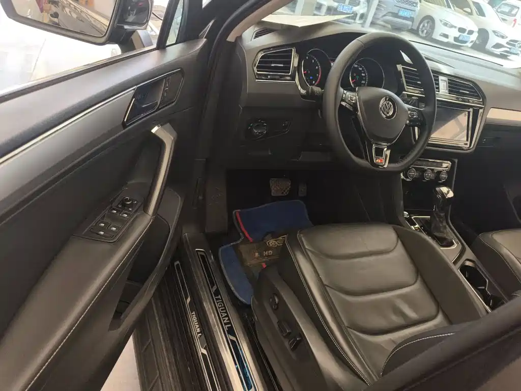 Volkswagen Tiguan L 2019 — фото 12