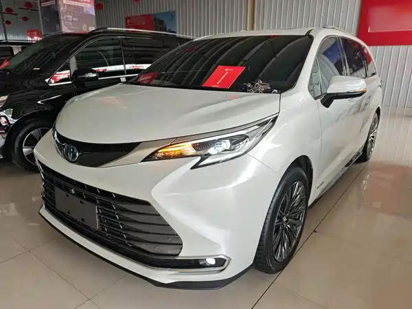 Toyota Sienna 2024