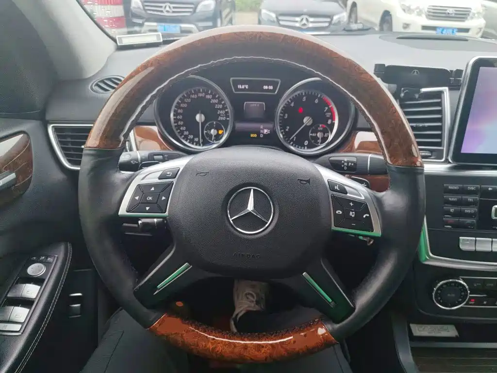 Mercedes-Benz M-Class 2014 — фото 11