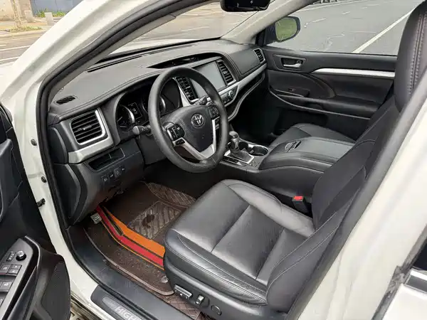 Toyota Highlander 2021