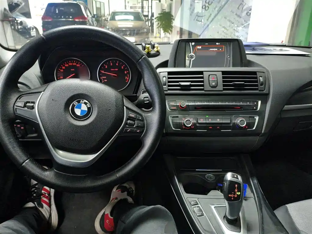 BMW 1 Series 2014 — фото 10