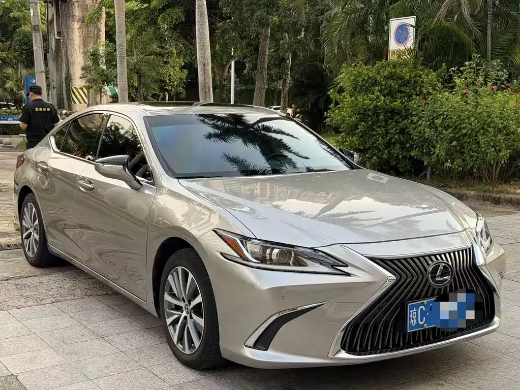Lexus ES 2019 — фото 3