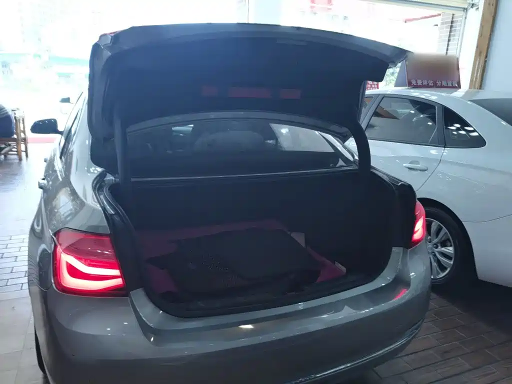 BMW 3 Series 2016 — фото 15