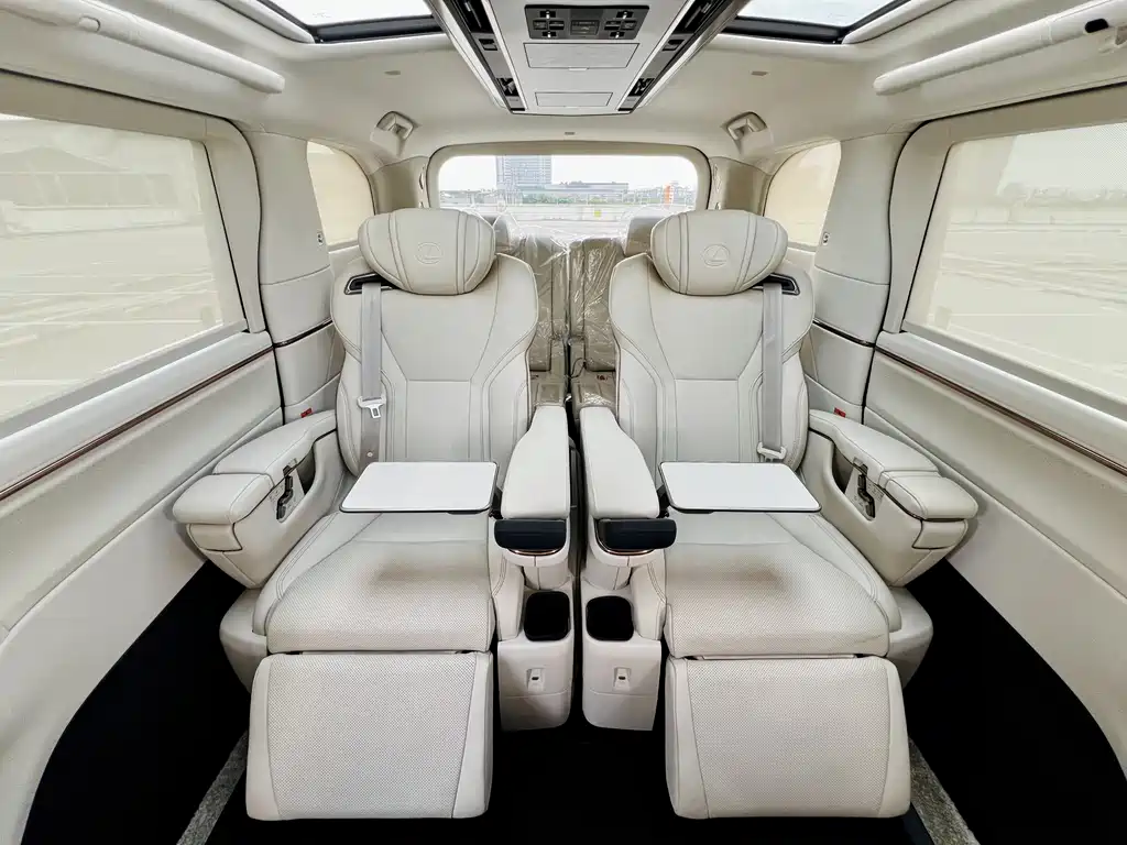 Lexus LM 2025 — фото 10